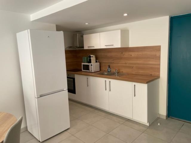 Appartement Climatise Avec Cour En Centre Ville Carpentras Zewnętrze zdjęcie
