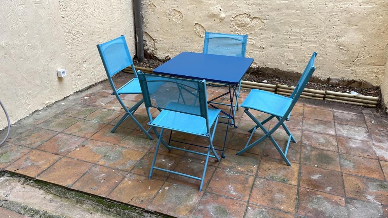 Appartement Climatise Avec Cour En Centre Ville Carpentras Zewnętrze zdjęcie