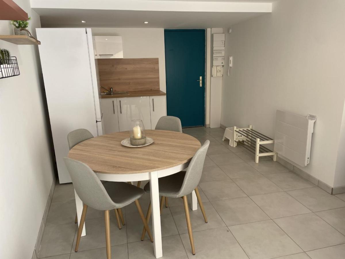 Appartement Climatise Avec Cour En Centre Ville Carpentras Zewnętrze zdjęcie